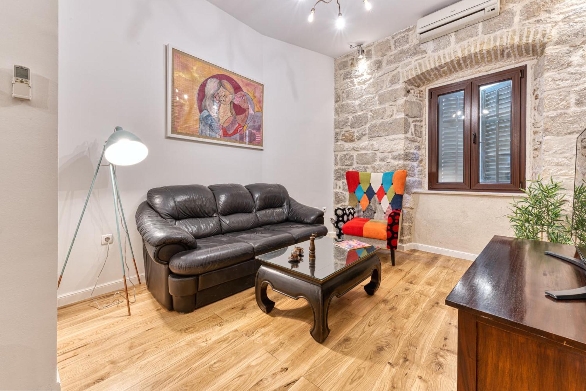 Talir Apartment